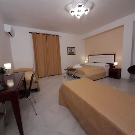 Siracusa Breakfast & Rooms Siraküza Dış mekan fotoğraf