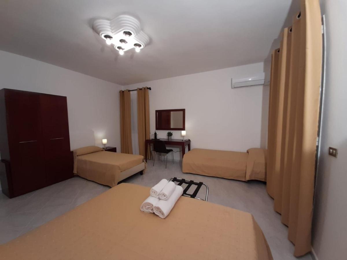 Siracusa Breakfast & Rooms Siraküza Dış mekan fotoğraf