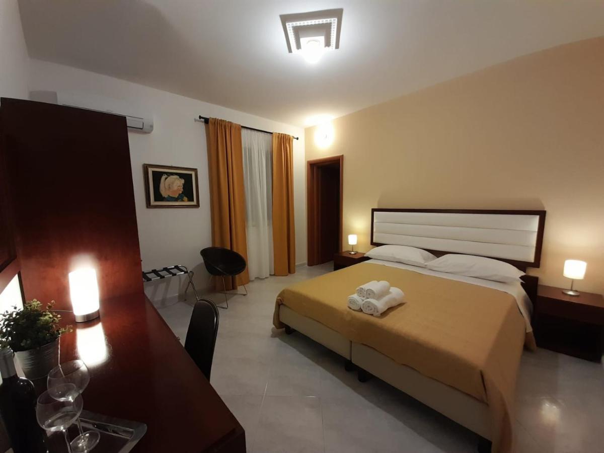 Siracusa Breakfast & Rooms Siraküza Dış mekan fotoğraf