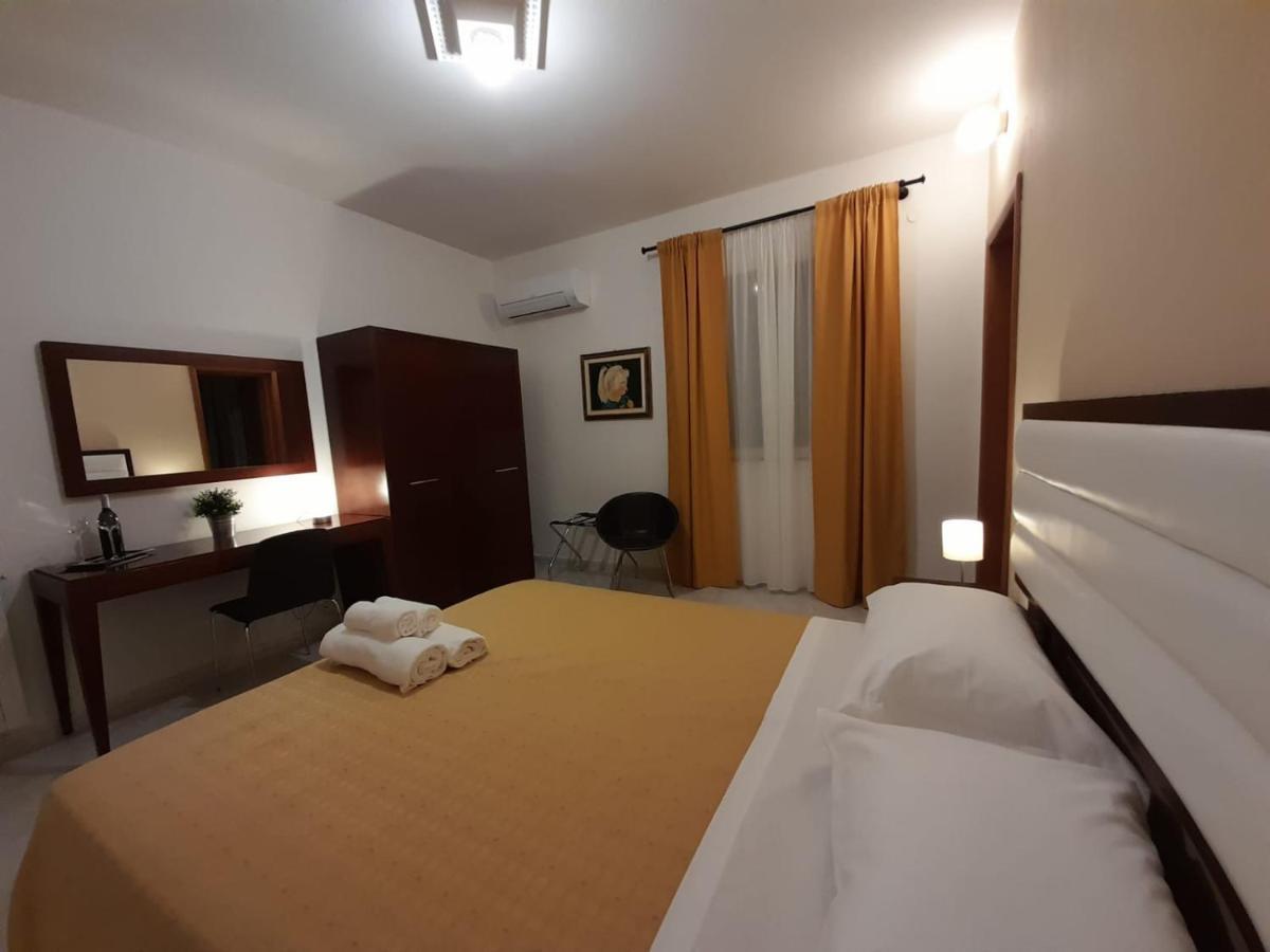 Siracusa Breakfast & Rooms Siraküza Dış mekan fotoğraf